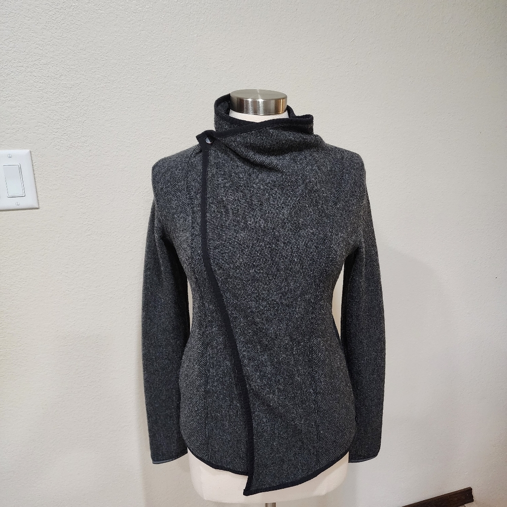Mountain Hardwear Sarafin Wrap Sweater Recycled Wool Blend Cozy Casual size XS